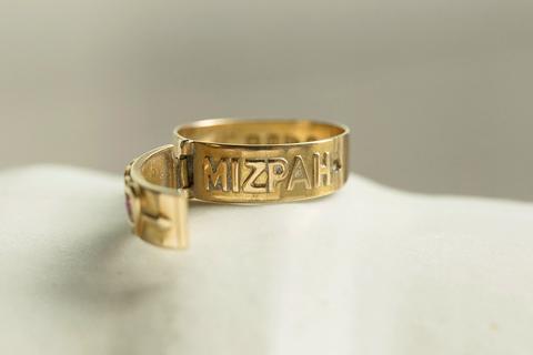 vitorian mizpah ring back