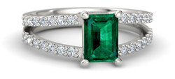 emerald cut emerald 14k white gold ring with diamond 2 e1431500098753