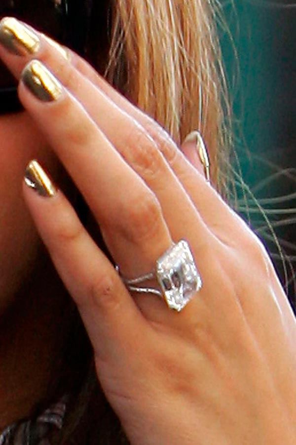 8 Beyonce engagement ring zoom