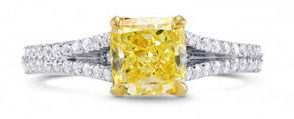 white gold engagement ring with yellow gold head e1475622863185