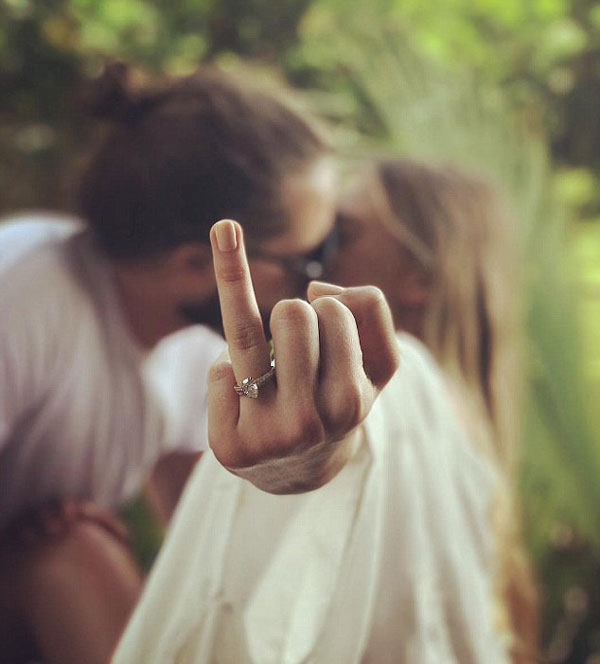 1 Margot robbie engagement ring InstaPhoto