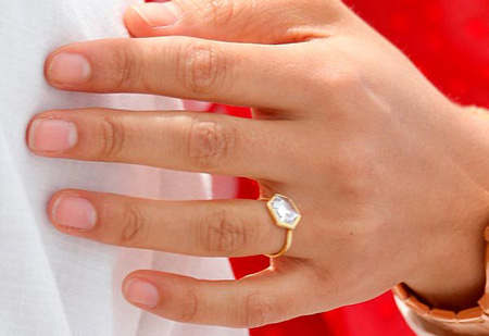 7 Shanina Shaiks Engagement Ring Solitaire Close Up 2