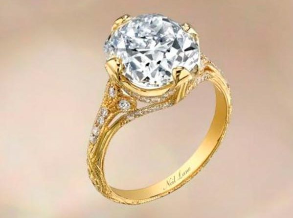 Miley Cyrus Engagement Ring Official Image