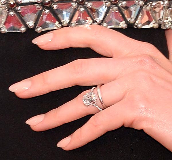 Anne Hathaways Engagement Ring Close Up