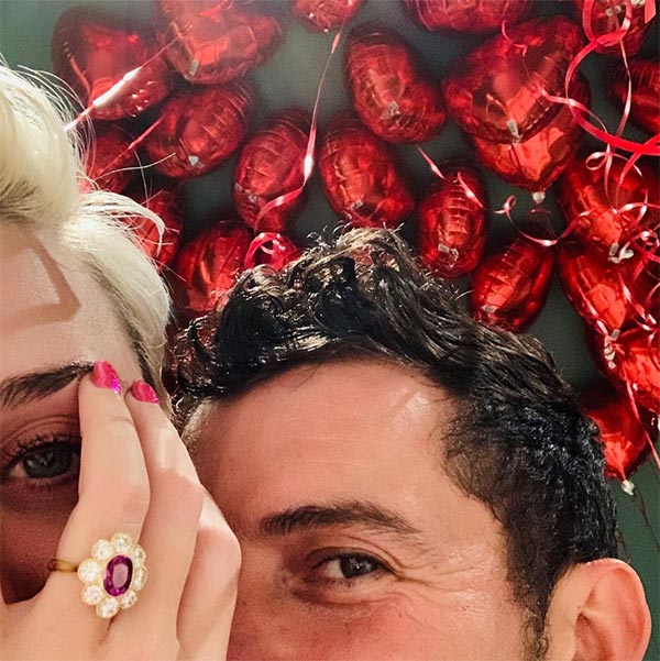 Katy Perrys Engagement Ring Instagram Debut