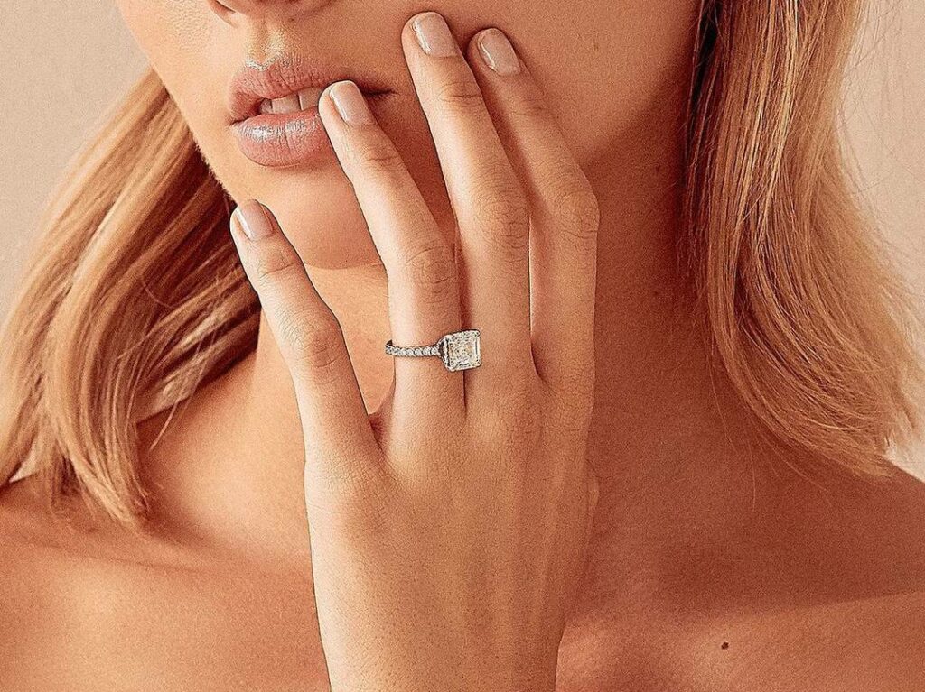 4 carat diamond engagement ring with baguette side stones | Baguette engagement  ring, Diamond engagement rings, Buy diamond ring