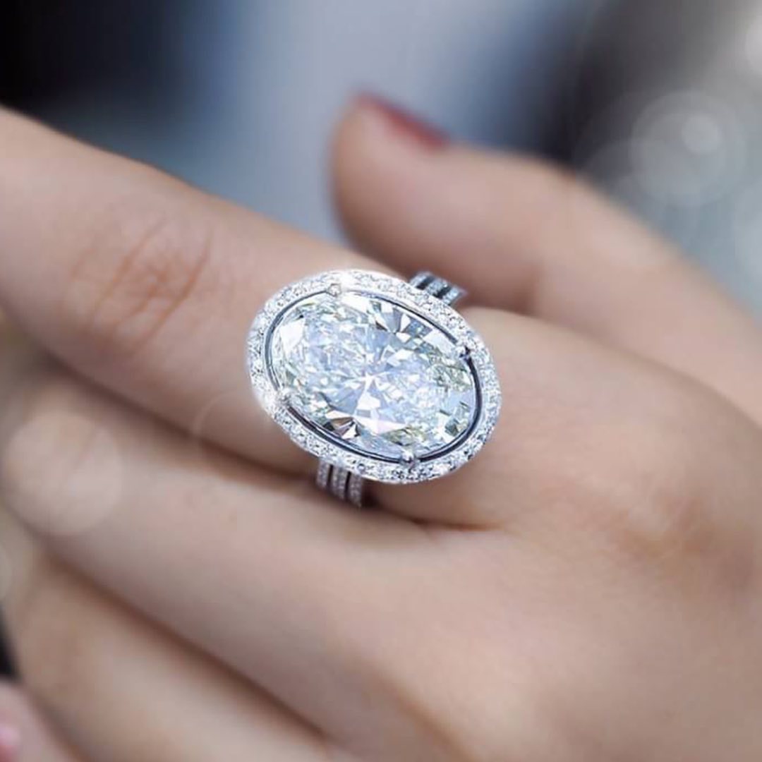 carat oval halo diamond ring