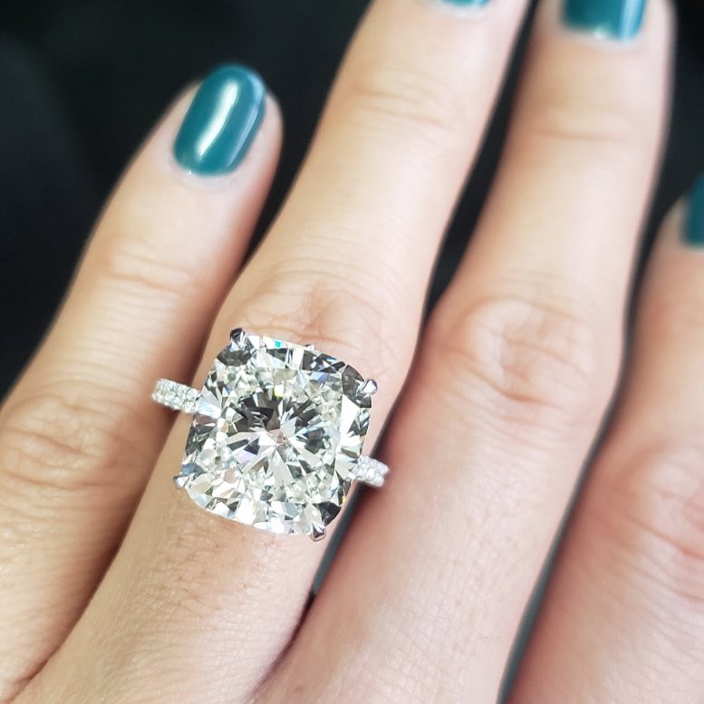 10.60-carat round brilliant diamond engagement ring | Harry Winston | The  Jewellery Editor