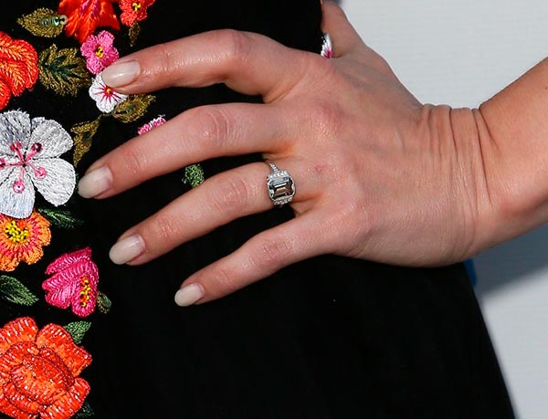 Kristen Bells Engagement Ring First Look