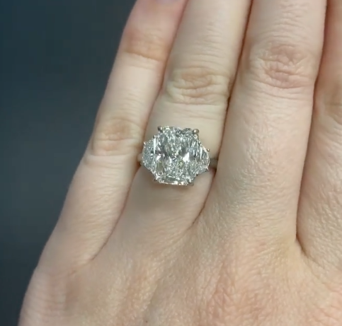 6 Carat Round Diamond Rings | Mar 2024 Guide