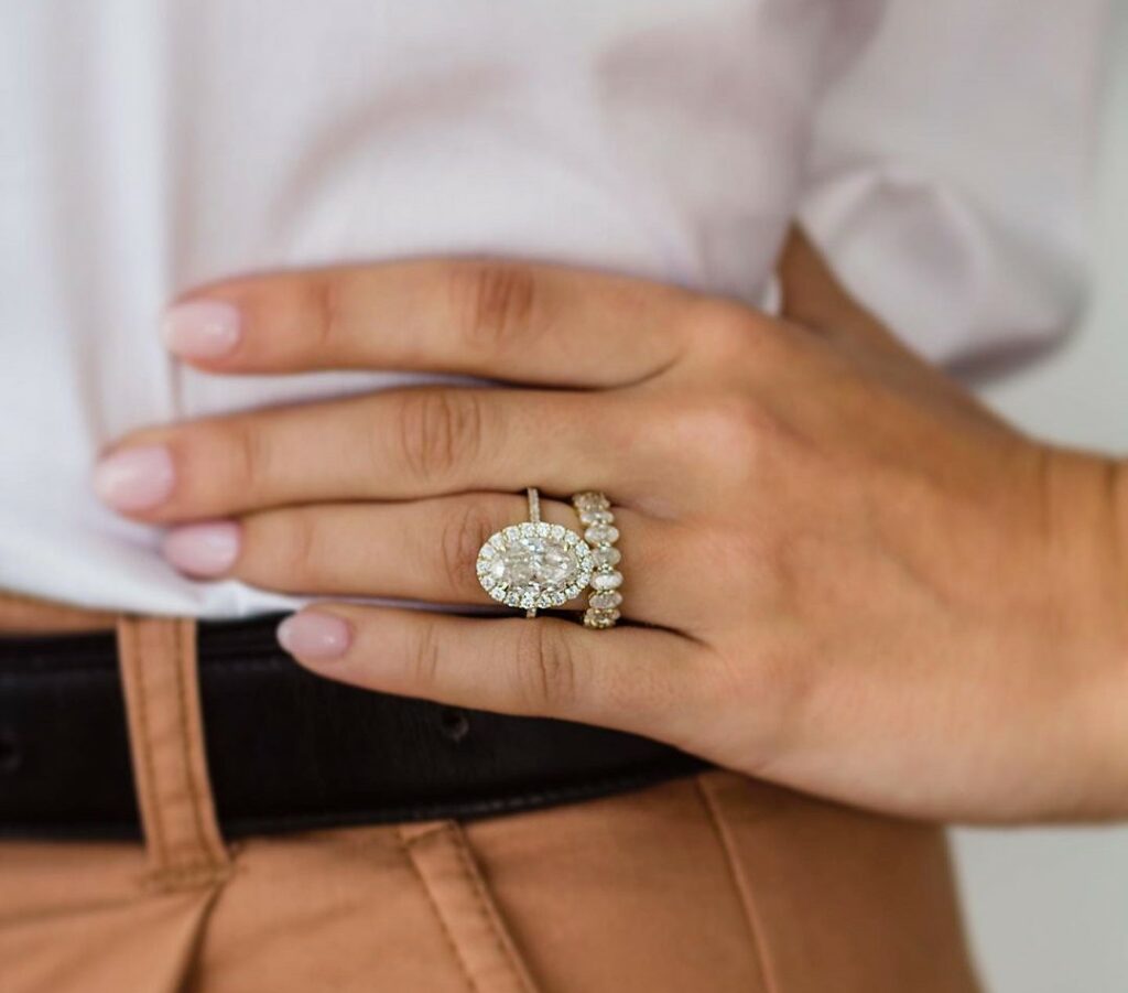 9 carat oval halo diamond ring